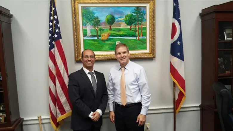 צדוק (משמאל) בקונגרס