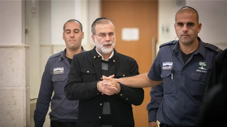 אנשים מתייצבים אוטומטית לצד המתלונן או הנאשם, בלי לבחון את הדברים. הרב הריסון