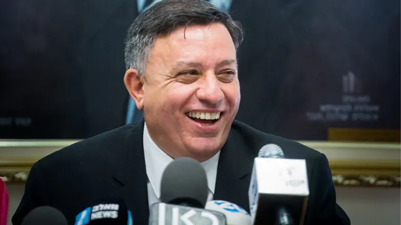 נוקט צעדים לשינוי מפת הגושים. אבי גבאי