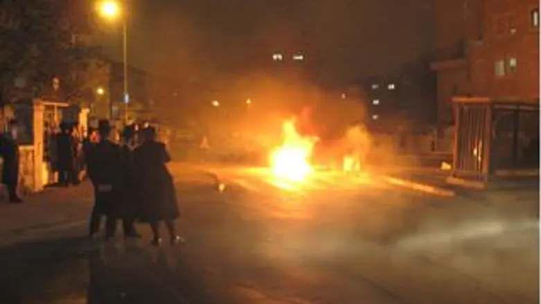 התפרעויות. הערב