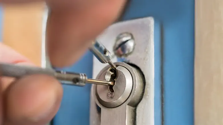פריצת מנעול