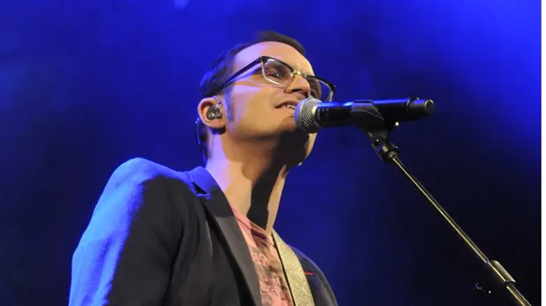 שר עפרה חזה. אברהם טל