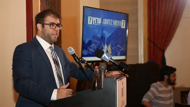 Орен Хазан на конференции 7 канала