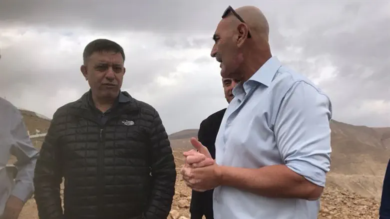 גבאי ואלחיאני בבקעה