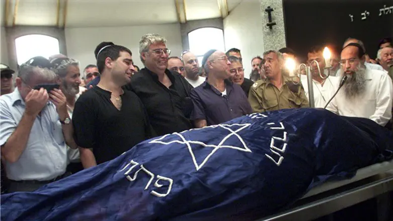 "בית המשפט הרים את המסך מעל הרשות הפלשתינית". הלווית בני משפחת בן שלום