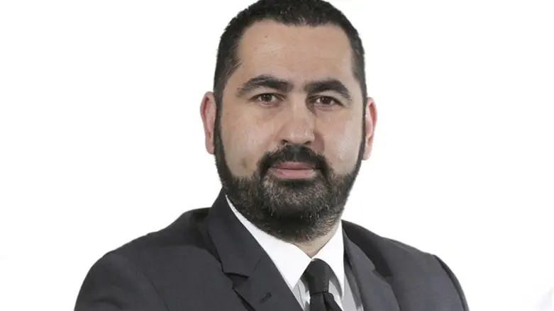 תבע בשם הקשיש. עו"ד פרנק