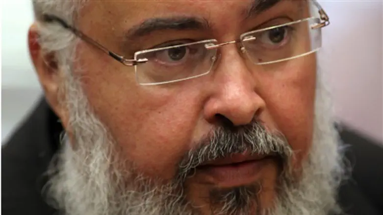 זומן לשימוע. עזרא גרשי