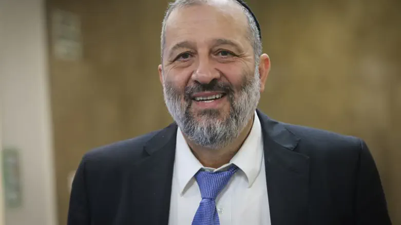 לנסות אחרת. אריה דרעי