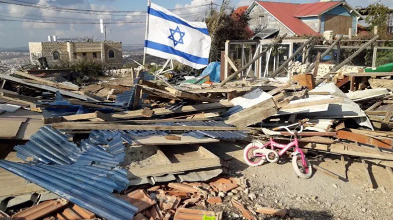 Demolition in Netiv Ha'avot