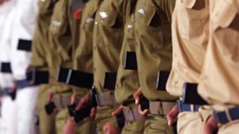 ירוק אפור לבן מעכשיו רק כחול לבן