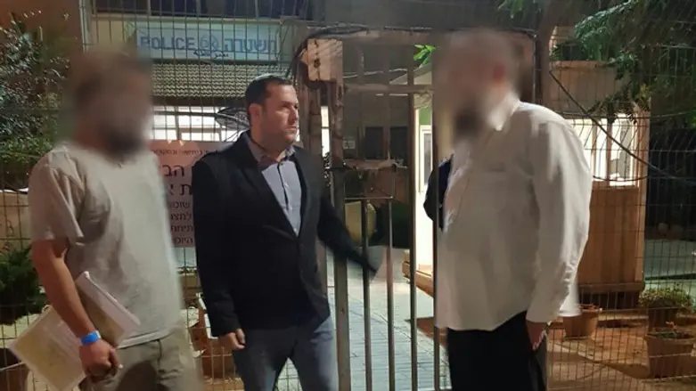 The parents who saved 25 children, together with Samaria Regional Council Head Yossi Dagan