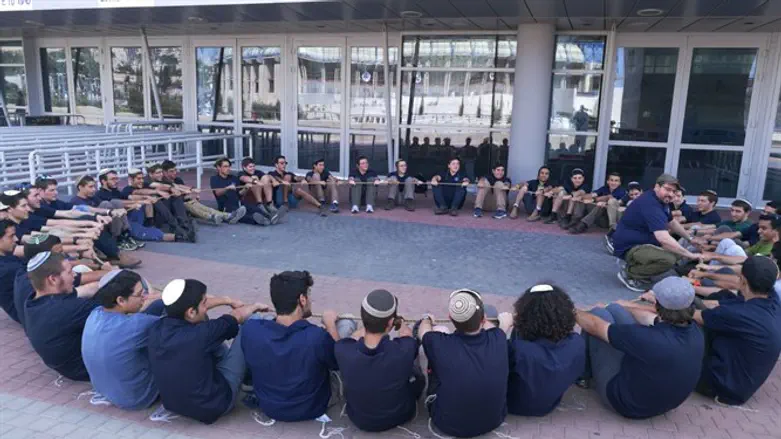 מה בין מיונז לחב"ב?