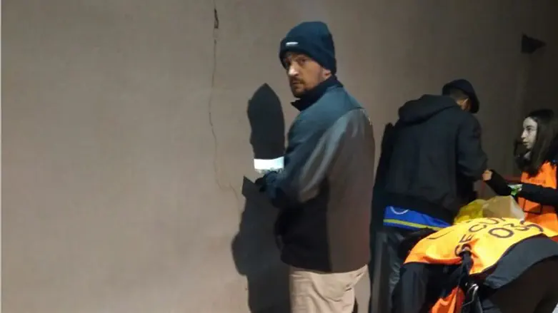 אוהד בבידוק משפיל בספרד