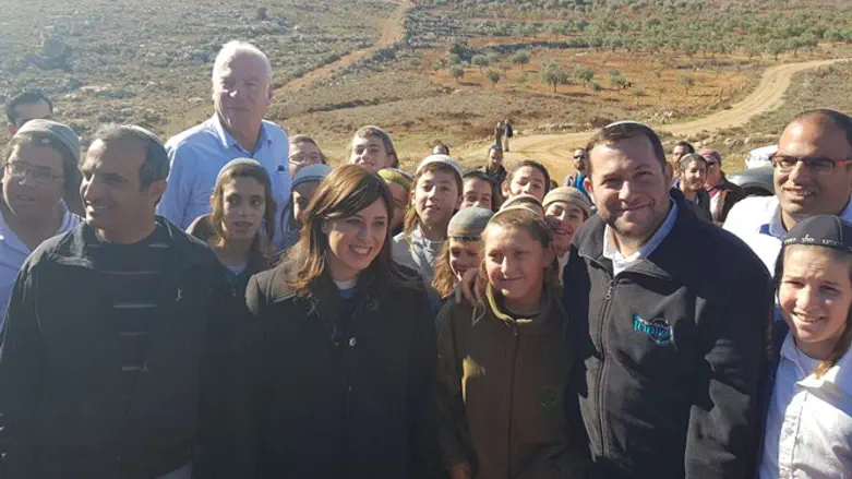 Второй поход "Бар-мицва". Иллюстрация