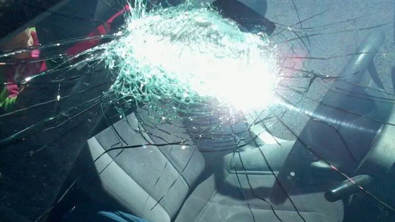 "Каменная атака". Иллюстрация