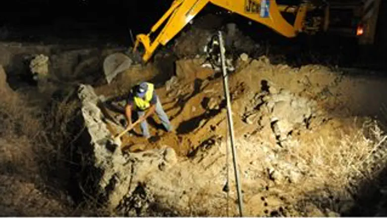 היערכות להעתקת הקברים הלילה