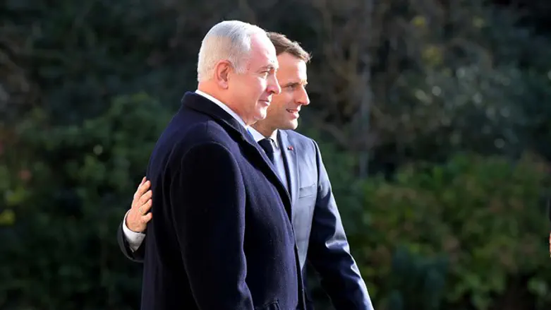 Биньямин Нетаньяху и Эммануэль Макрон
