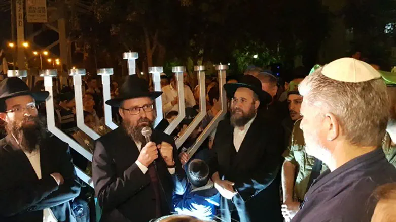 Candle lighting at site of Arad terror attack