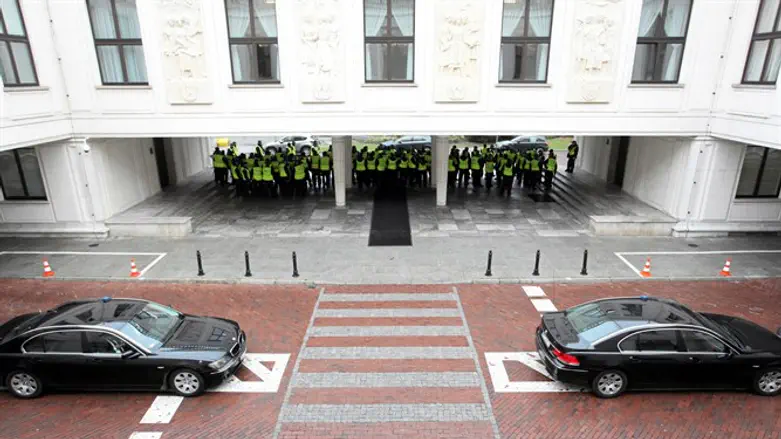 הכניסה לפרלמנט הפולני