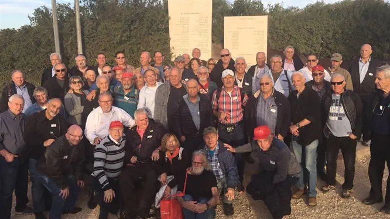 בתמונה קבוצתית