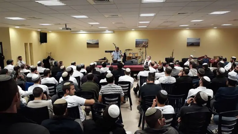 המפכ"ל בישיבת אלון מורה