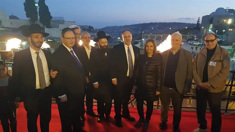 Western Wall candllighting ceremony