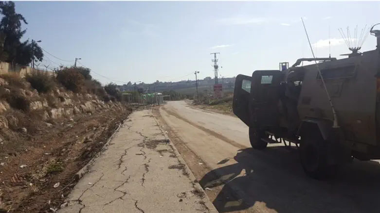 הכניסה לבית המשפט, הבוקר