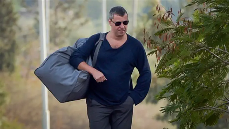 Stas Misezhnikov enters Hermon prison