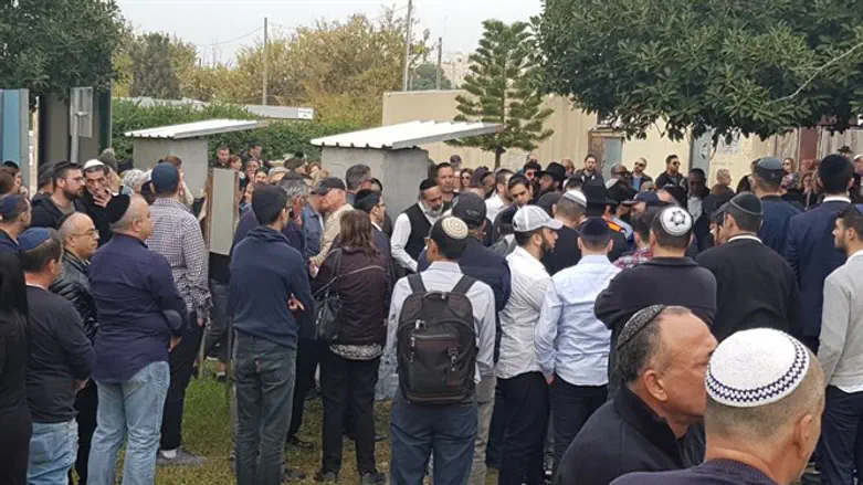Funeral of Aliza Azan and her three children