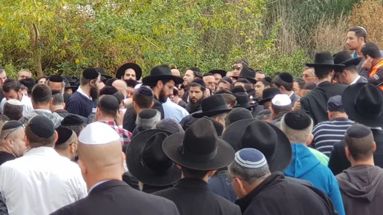 הלווית בני משפחת אזן, בבית העלמין בחולון