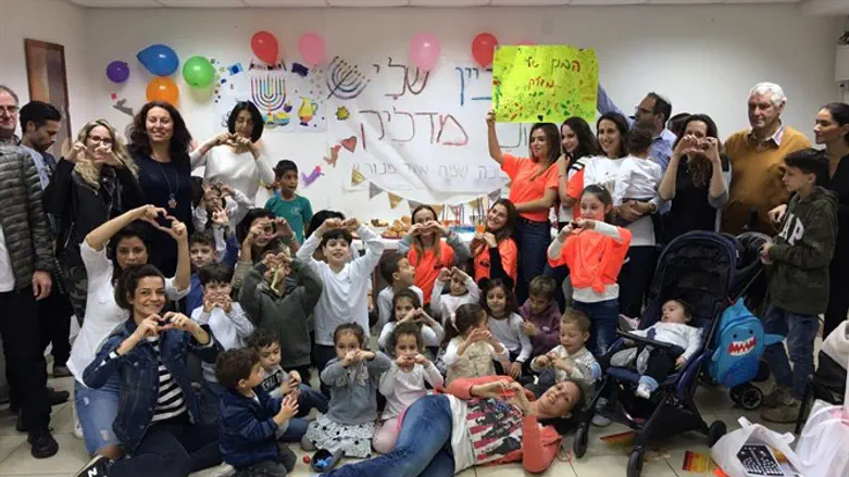 הבניין שלי מדליק