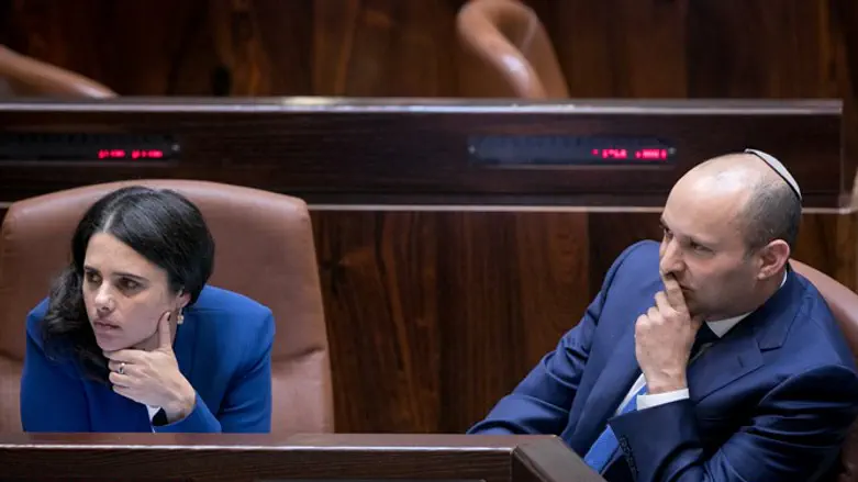 מתייצבים מול האימפריאליזם השיפוטי. בנט ושקד