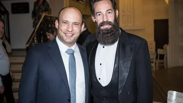 בנט בתיאטרון גדר