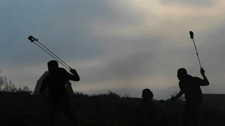 Камнеметатели. Иллюстрация