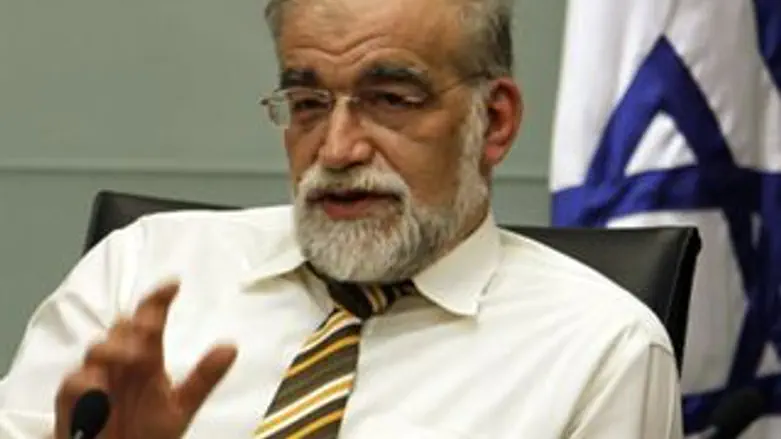 לא מקבל את אזלת היד. רותם