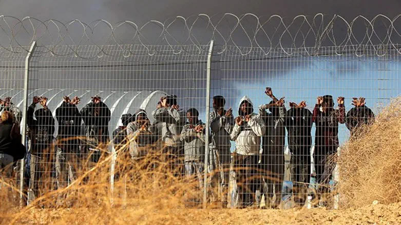 Holot detention center