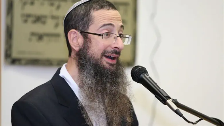 מתחילים מהציבור. הרב זגלמן