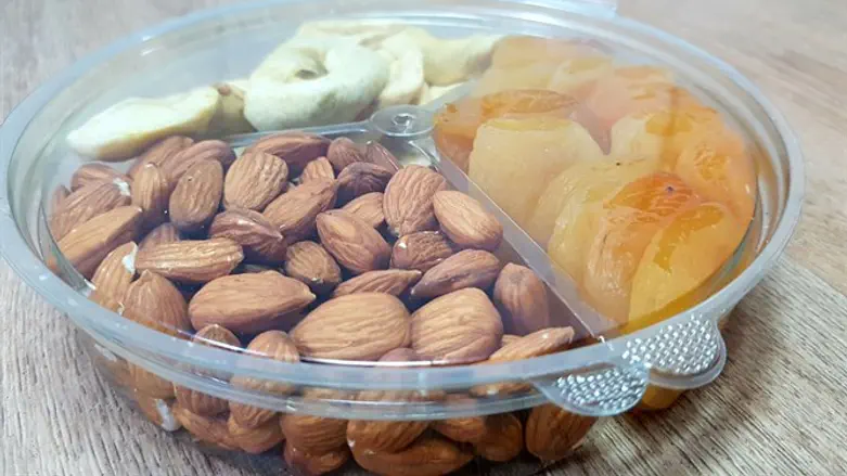 Tu Bishvat fruit from Judea and Samaria
