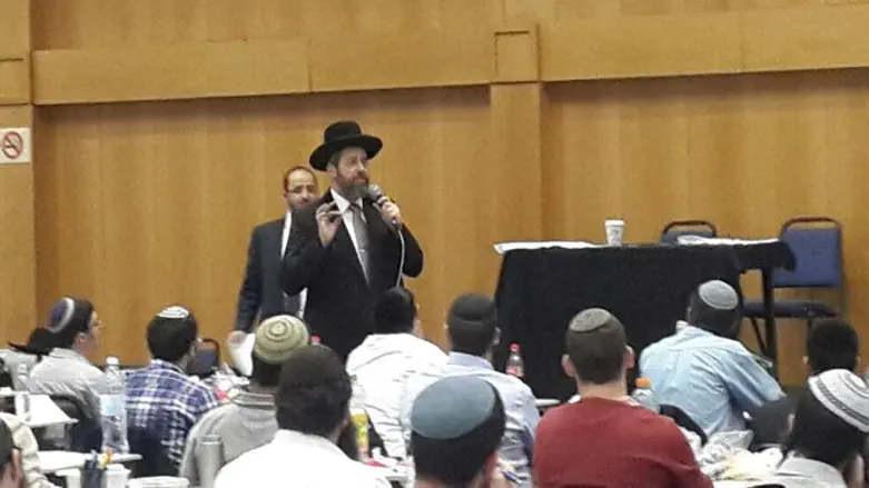 משיק את הנוהל. הרב לאו