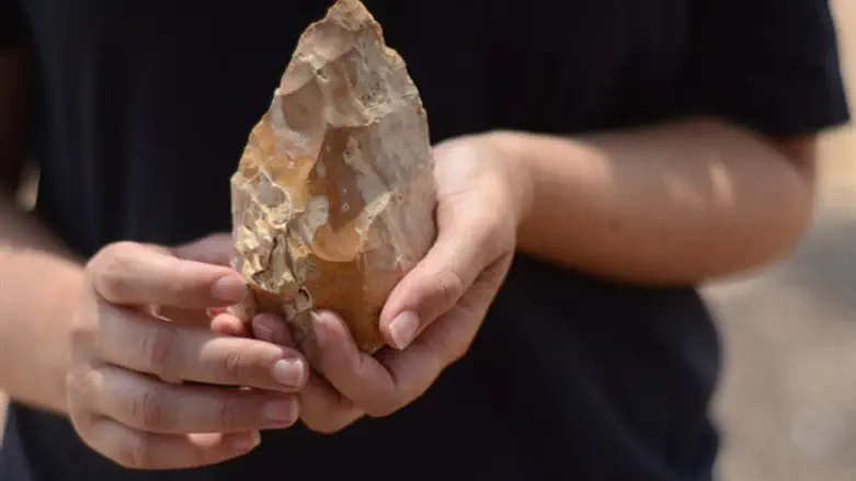 אבן יד מצור