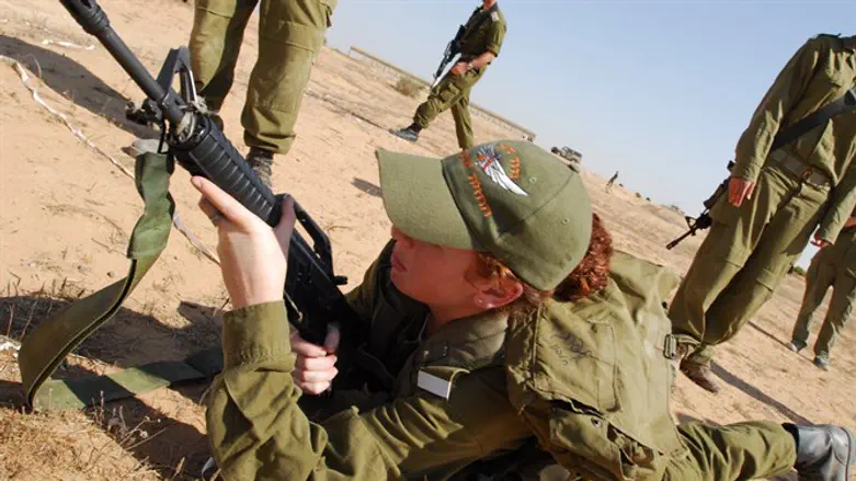 יותר בנות מתגייסות? לא בכל מקום