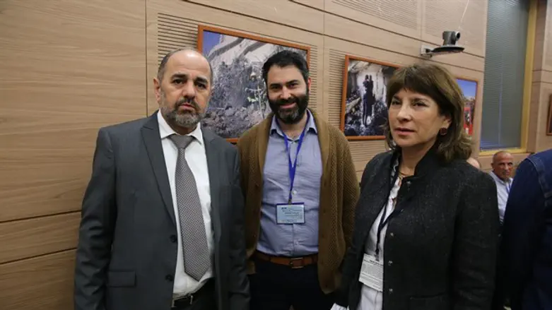 מרגי עם ראשי הקרן