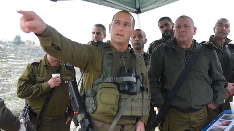 Начальник генштаба ЦАХАЛ на месте теракта у Хават-Гилад