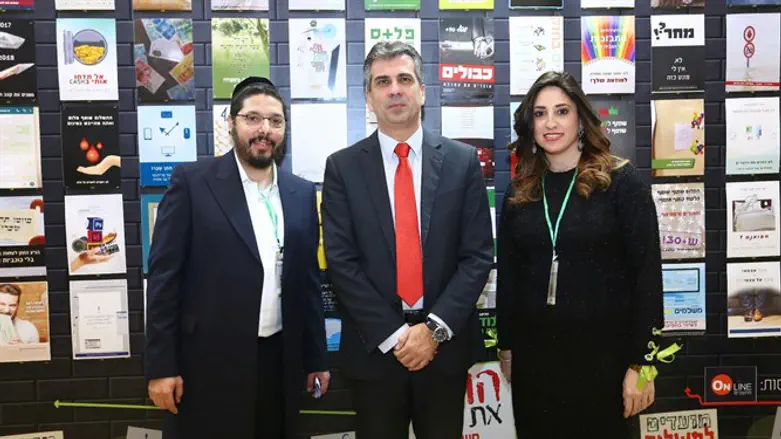 שר הכלכלה אלי כהן הגיע לבקר