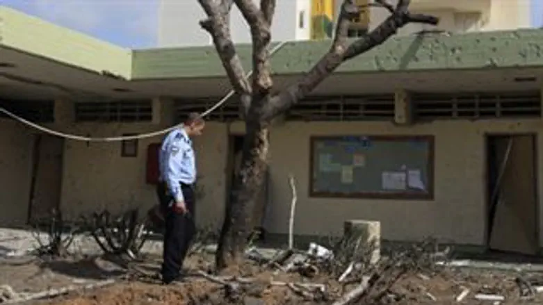 פגיעת גראד בבית ספר באשקלון