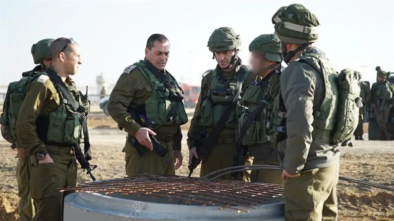 Эяль Замир посетил район обнаружения туннеля