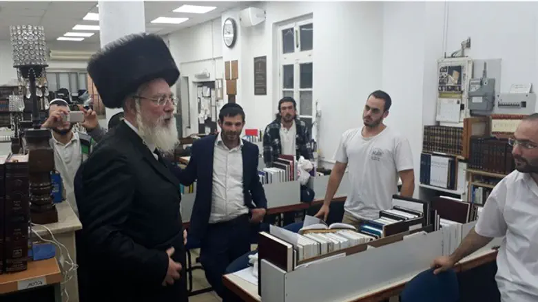 אייכלר בבית הכנסת