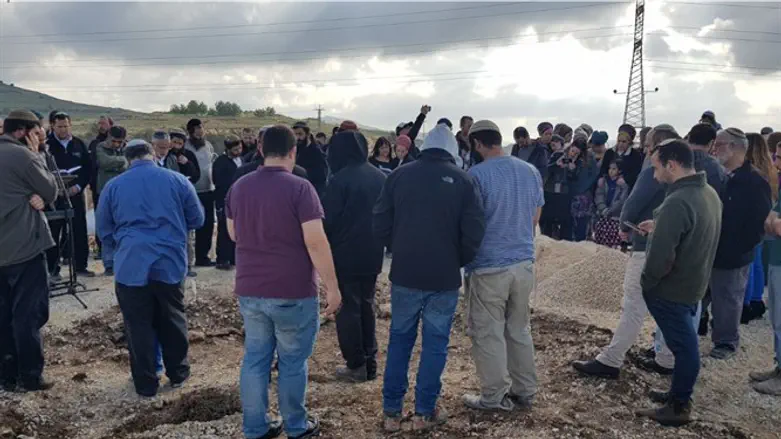 Поселенцы на могиле рабби Шеваха