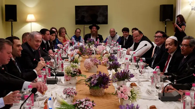 נתניהו עם ראשי הקהילה היהודית בהודו