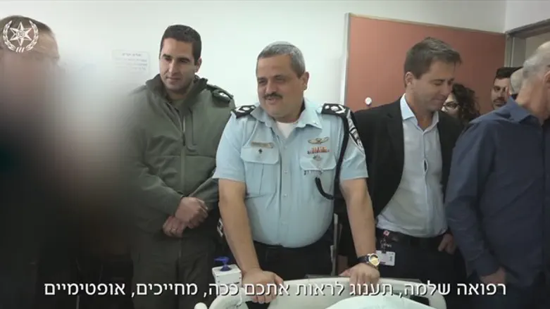 Alshich visits wounded fighters
